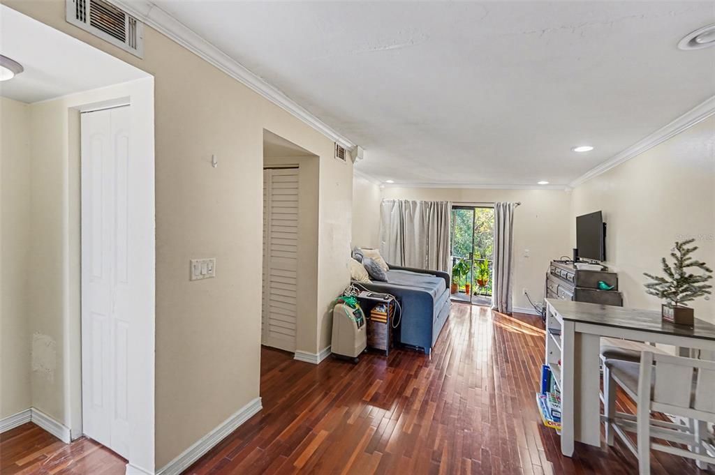 待售: $69,000 (1 贝兹, 1 浴室, 600 平方英尺)