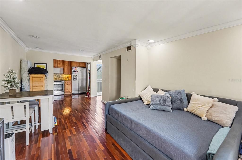 待售: $69,000 (1 贝兹, 1 浴室, 600 平方英尺)