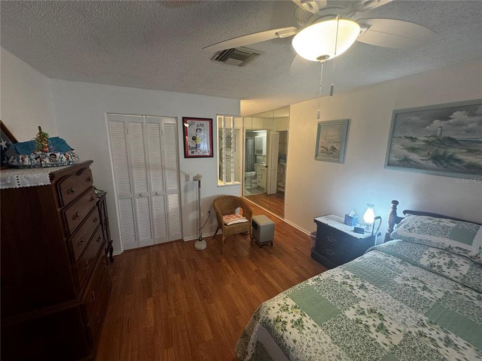 For Sale: $235,000 (2 beds, 2 baths, 1296 Square Feet)