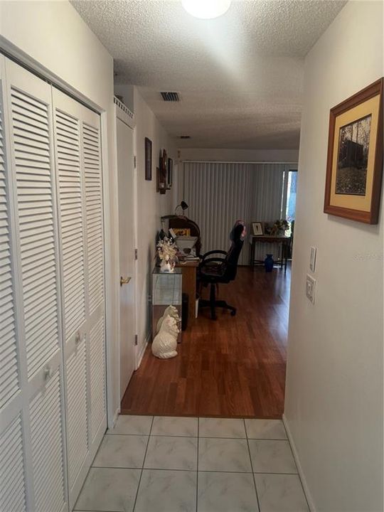 For Sale: $235,000 (2 beds, 2 baths, 1296 Square Feet)