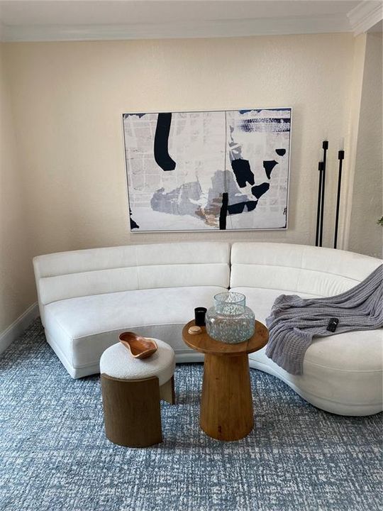 For Rent: $2,400 (2 beds, 1 baths, 550 Square Feet)