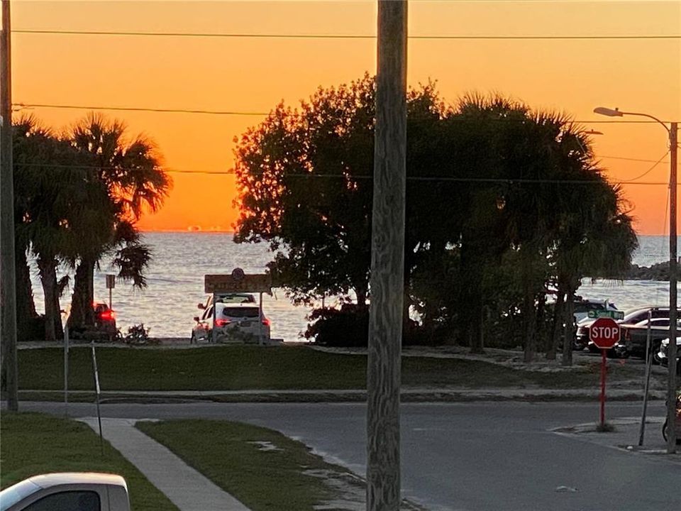 For Rent: $2,400 (2 beds, 1 baths, 550 Square Feet)