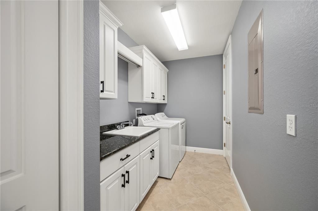 En Venta: $510,000 (3 camas, 2 baños, 2225 Pies cuadrados)