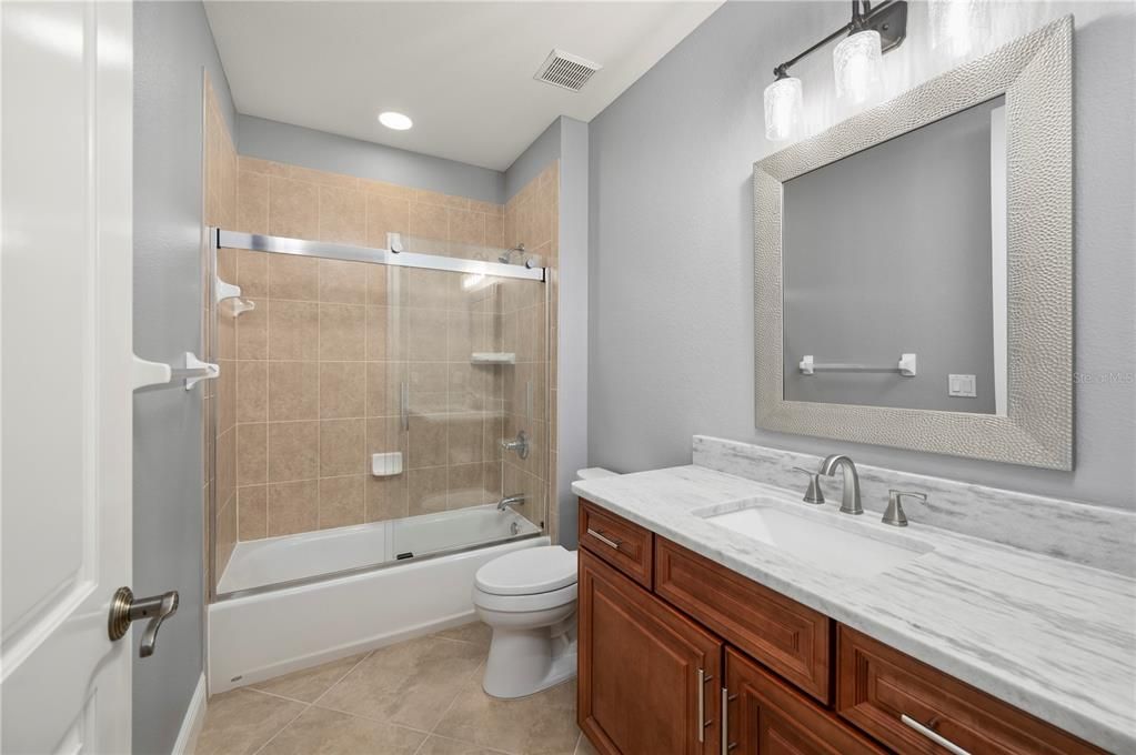 En Venta: $510,000 (3 camas, 2 baños, 2225 Pies cuadrados)