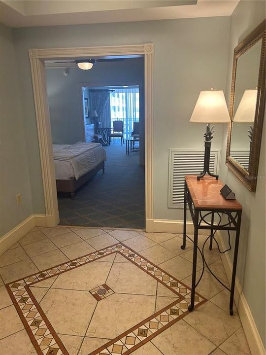 For Sale: $320,000 (1 beds, 1 baths, 678 Square Feet)