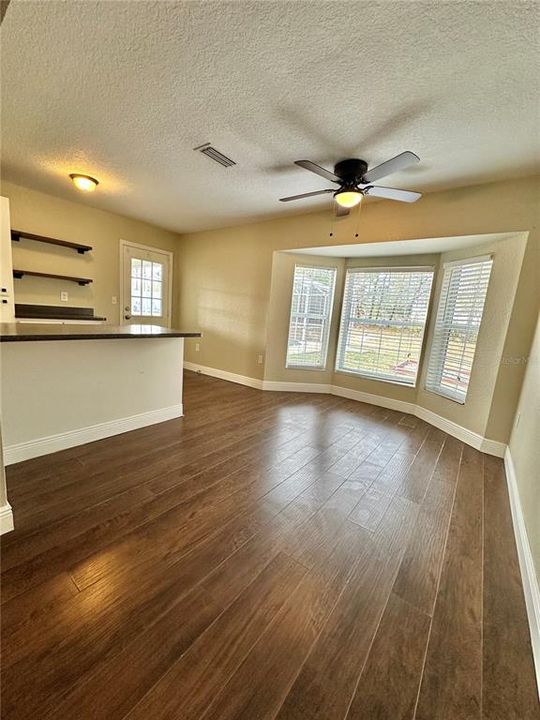 For Sale: $299,900 (3 beds, 2 baths, 1308 Square Feet)