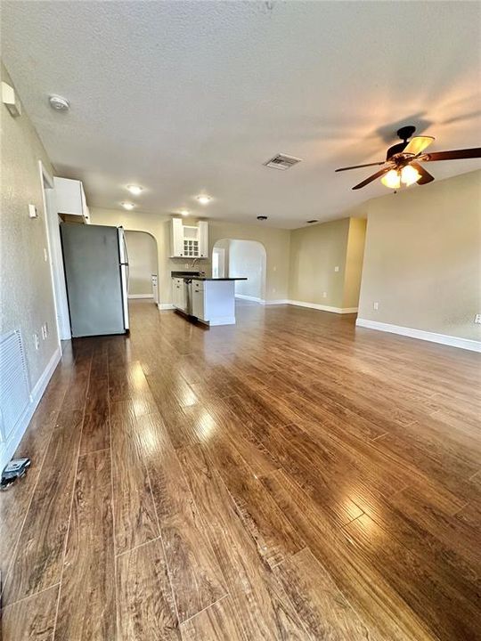 For Sale: $299,900 (3 beds, 2 baths, 1308 Square Feet)