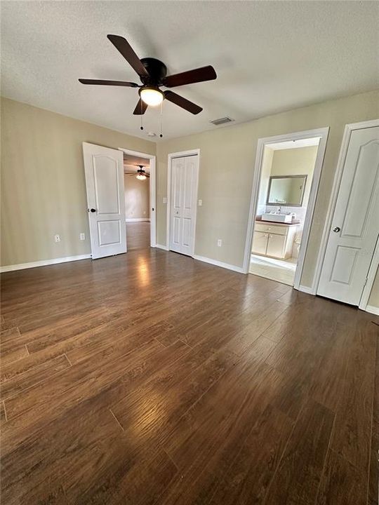 For Sale: $299,900 (3 beds, 2 baths, 1308 Square Feet)