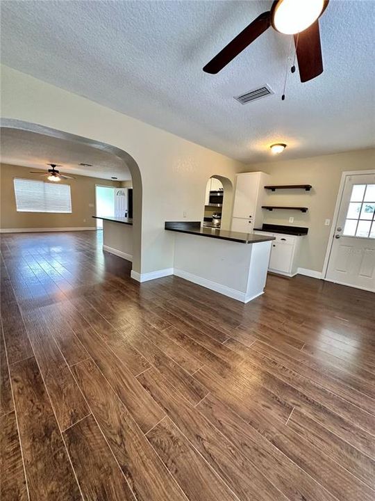 For Sale: $299,900 (3 beds, 2 baths, 1308 Square Feet)