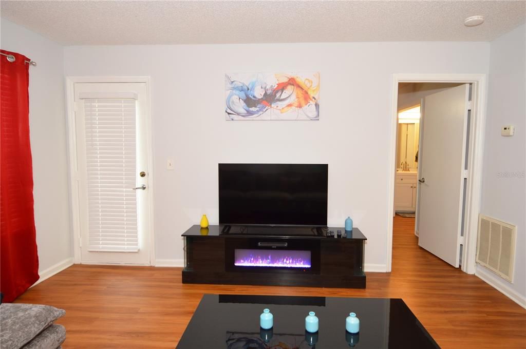 出租: $1,850 (1 贝兹, 1 浴室, 700 平方英尺)