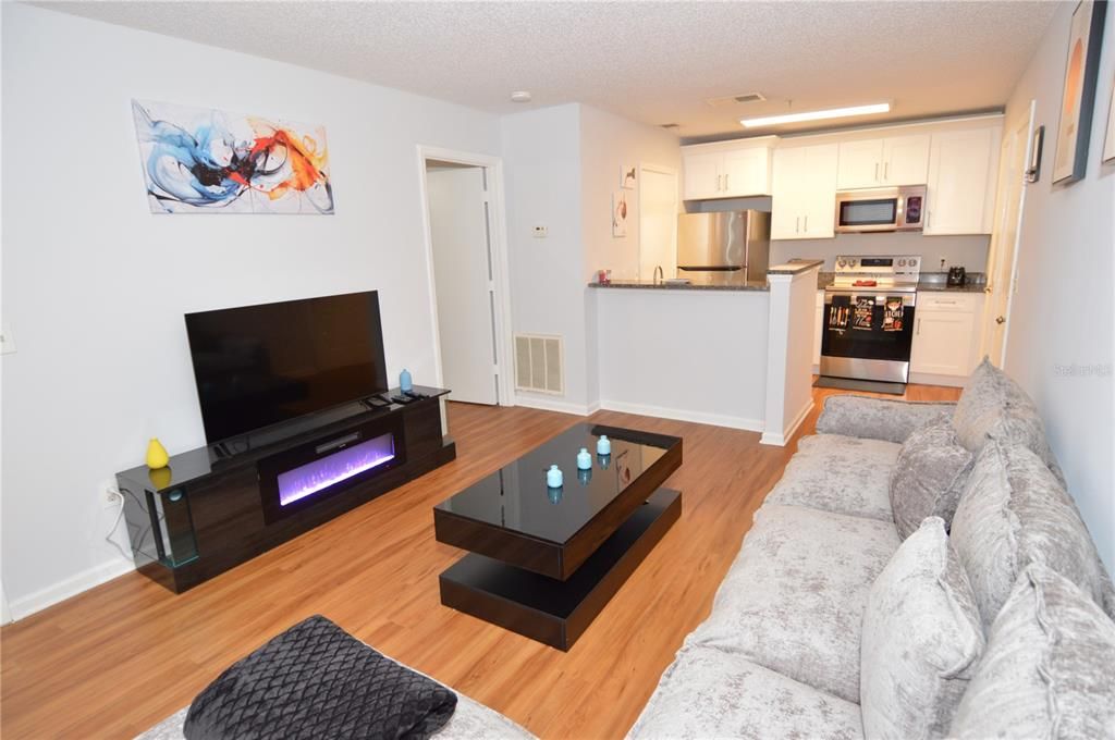 出租: $1,850 (1 贝兹, 1 浴室, 700 平方英尺)