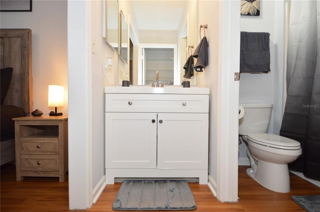 出租: $1,850 (1 贝兹, 1 浴室, 700 平方英尺)