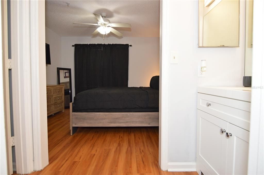 出租: $1,850 (1 贝兹, 1 浴室, 700 平方英尺)