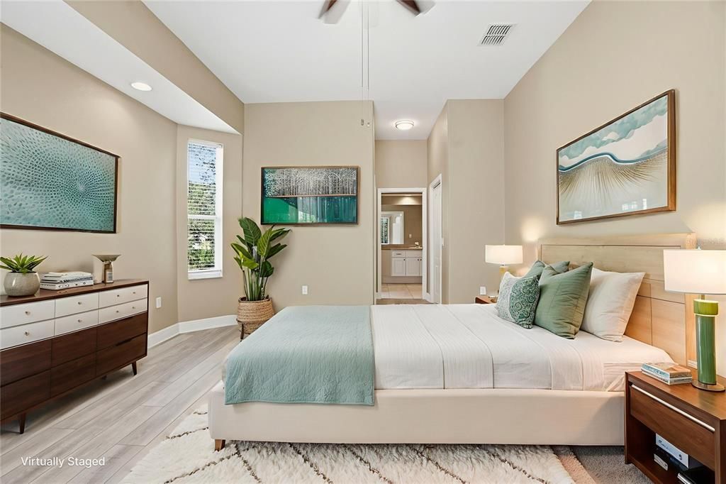 待售: $370,000 (4 贝兹, 2 浴室, 2268 平方英尺)