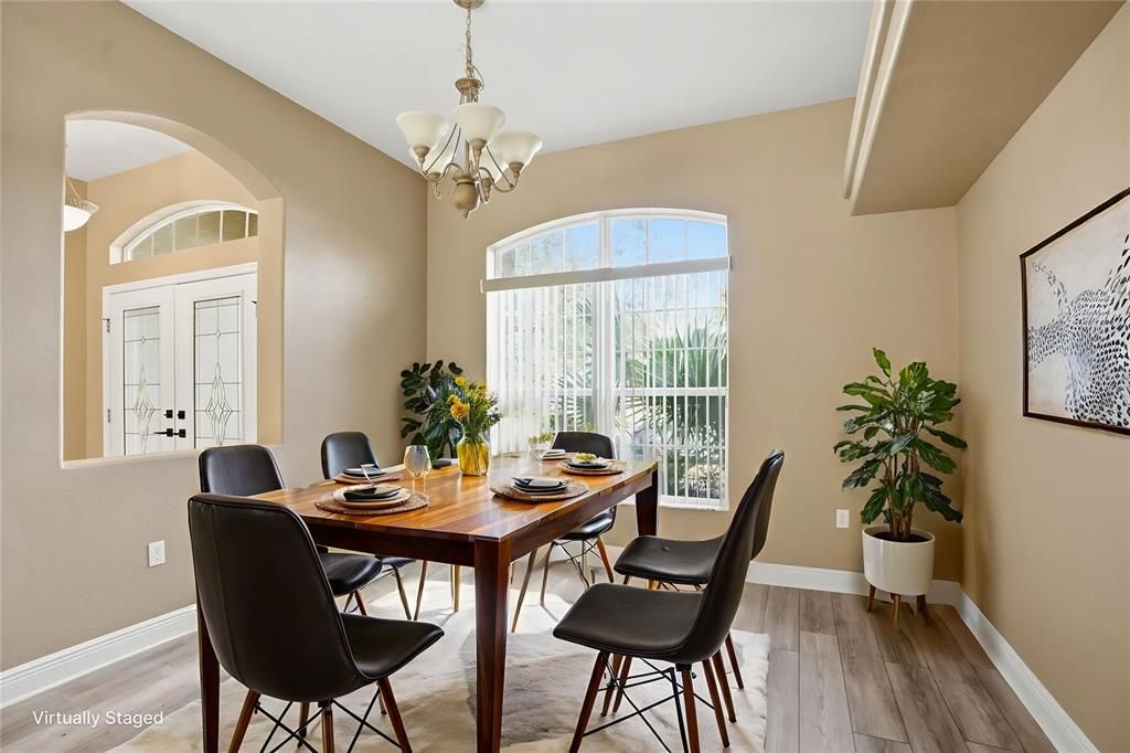 待售: $370,000 (4 贝兹, 2 浴室, 2268 平方英尺)