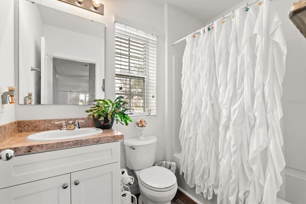 For Sale: $350,000 (4 beds, 3 baths, 1928 Square Feet)