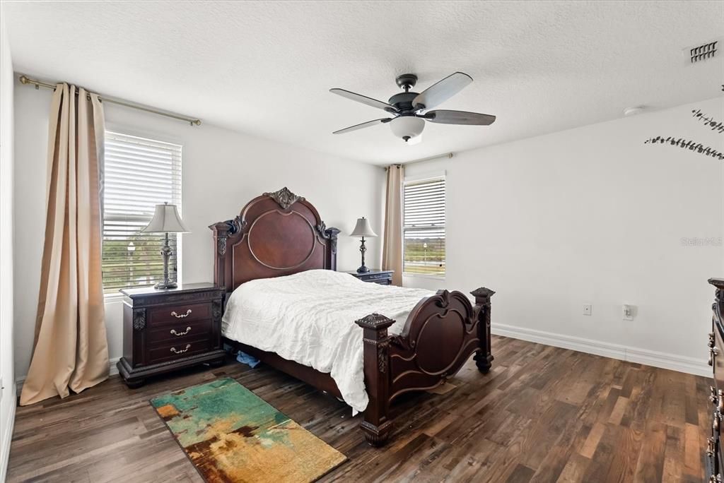 For Sale: $350,000 (4 beds, 3 baths, 1928 Square Feet)