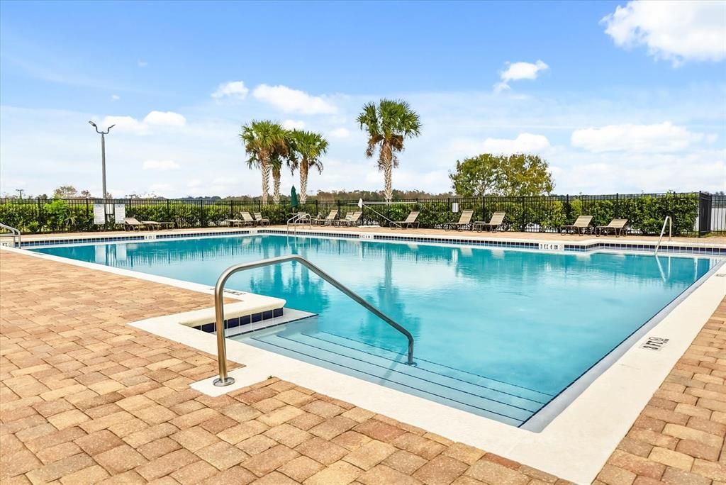 For Sale: $350,000 (4 beds, 3 baths, 1928 Square Feet)