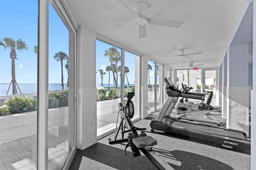 For Sale: $1,785,000 (2 beds, 2 baths, 1288 Square Feet)