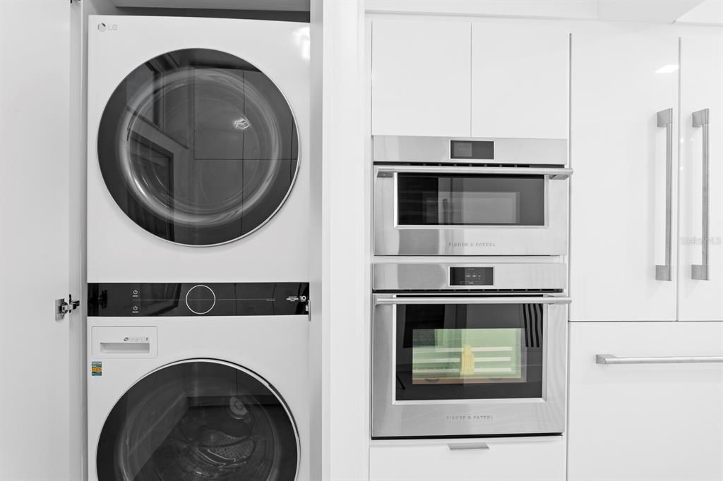 For Sale: $1,785,000 (2 beds, 2 baths, 1288 Square Feet)