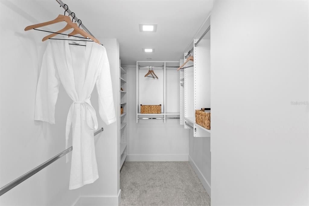 For Sale: $1,785,000 (2 beds, 2 baths, 1288 Square Feet)