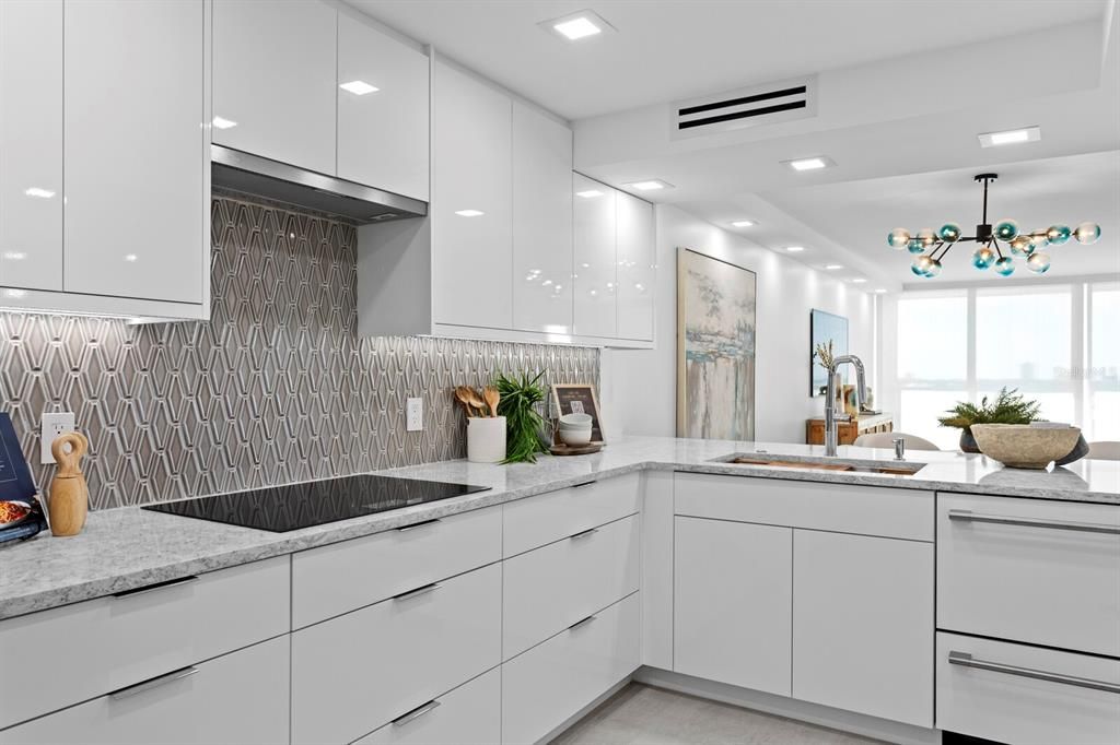 For Sale: $1,785,000 (2 beds, 2 baths, 1288 Square Feet)