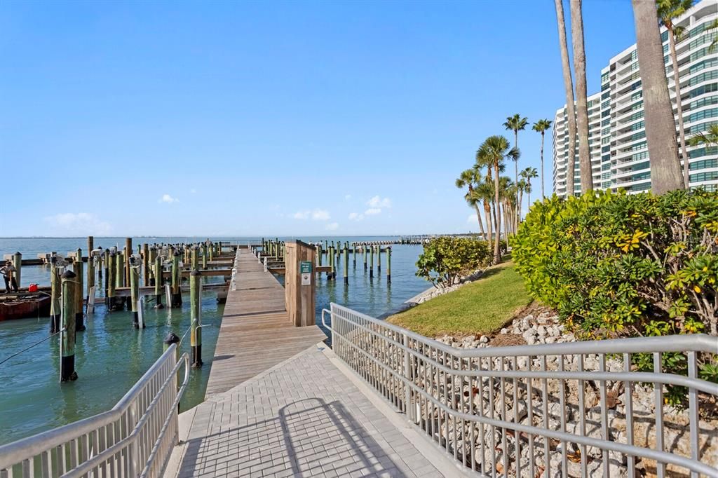 For Sale: $1,785,000 (2 beds, 2 baths, 1288 Square Feet)