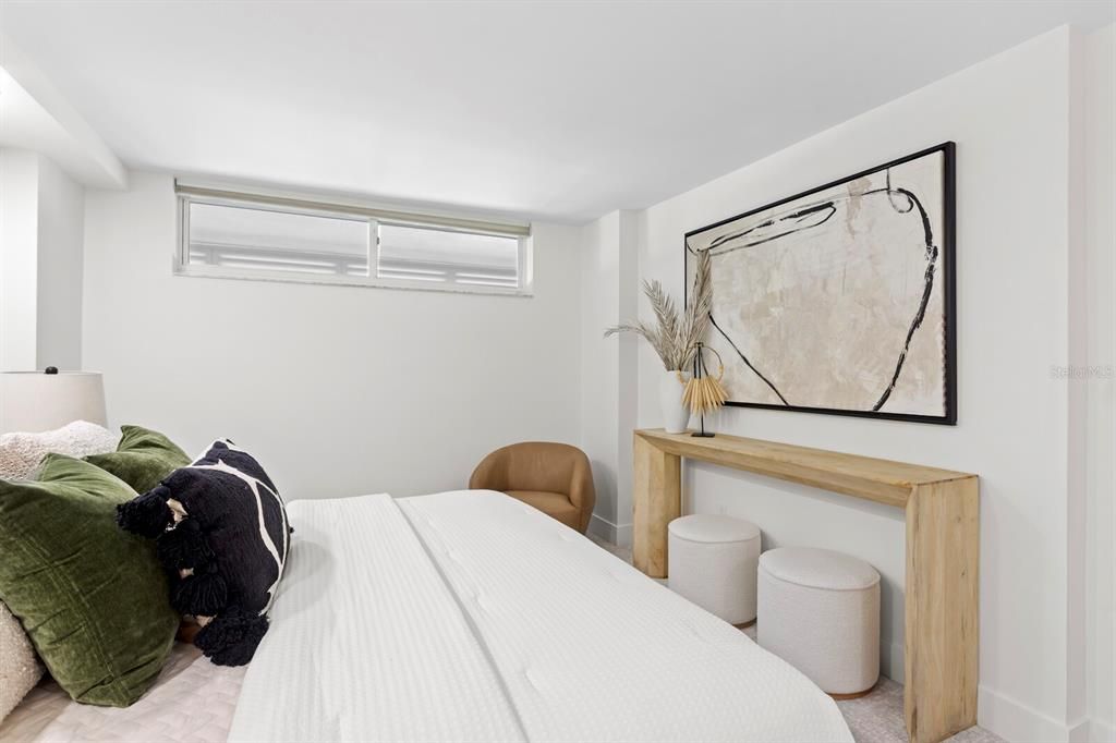 For Sale: $1,785,000 (2 beds, 2 baths, 1288 Square Feet)