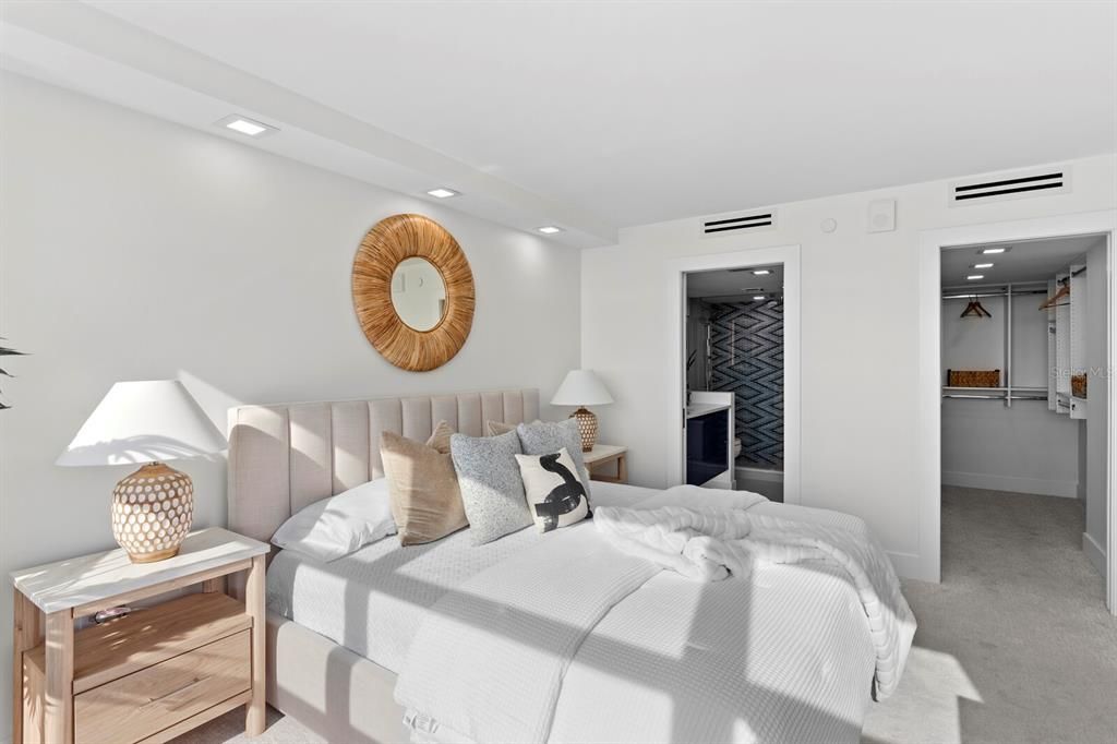 For Sale: $1,785,000 (2 beds, 2 baths, 1288 Square Feet)