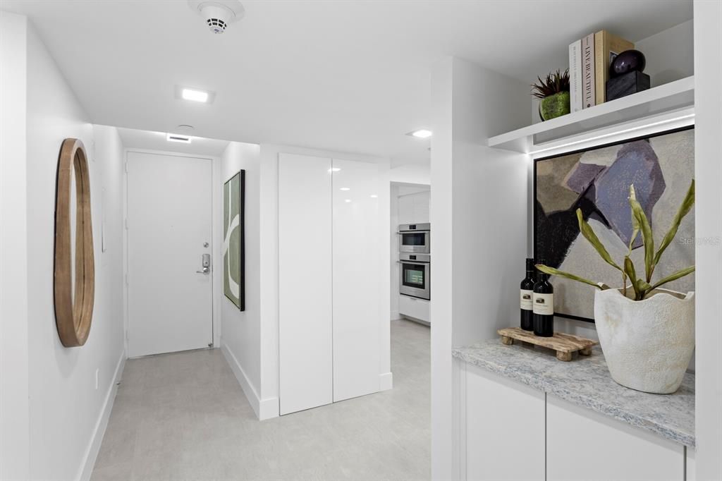 For Sale: $1,785,000 (2 beds, 2 baths, 1288 Square Feet)