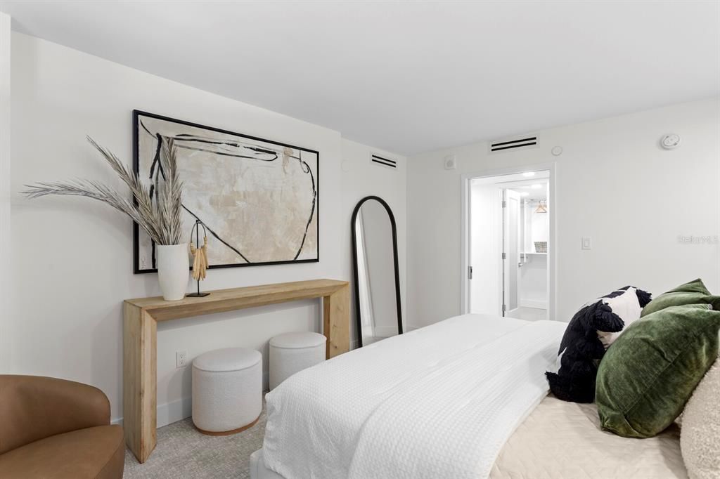 For Sale: $1,785,000 (2 beds, 2 baths, 1288 Square Feet)