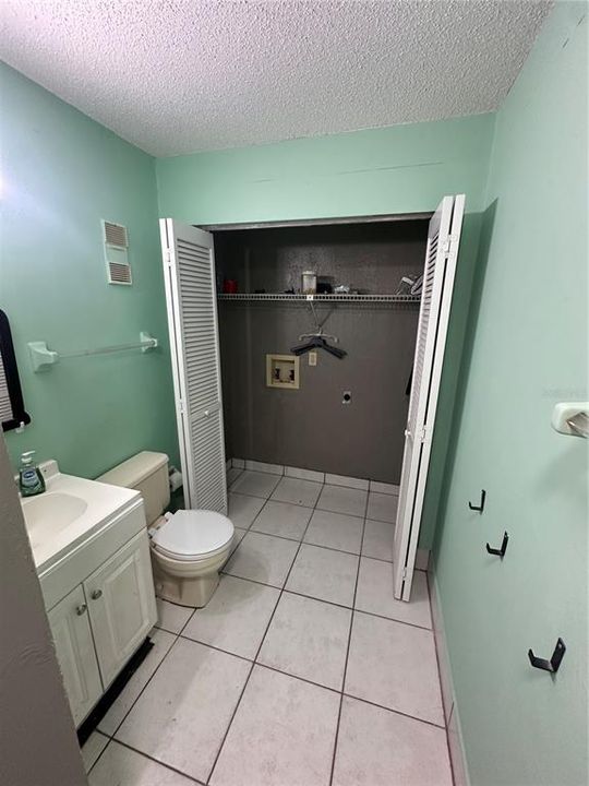 For Sale: $195,000 (2 beds, 2 baths, 1321 Square Feet)