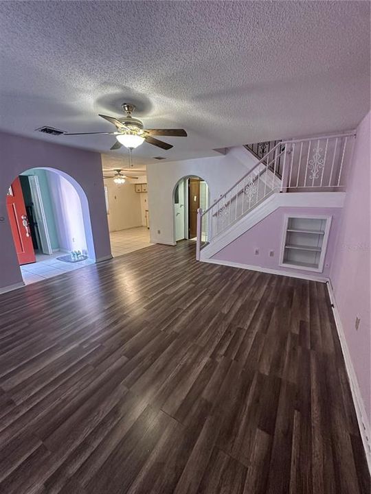 For Sale: $195,000 (2 beds, 2 baths, 1321 Square Feet)