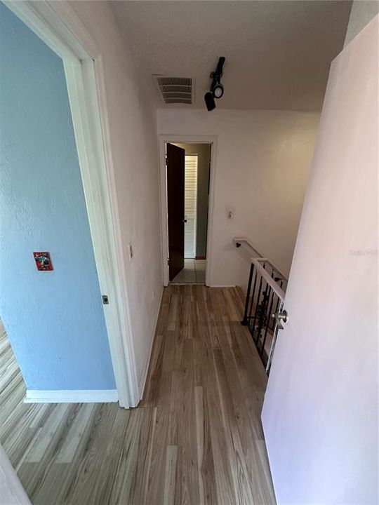 For Sale: $195,000 (2 beds, 2 baths, 1321 Square Feet)