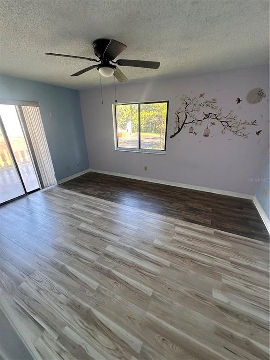 For Sale: $195,000 (2 beds, 2 baths, 1321 Square Feet)