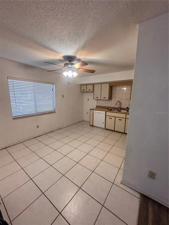 For Sale: $195,000 (2 beds, 2 baths, 1321 Square Feet)