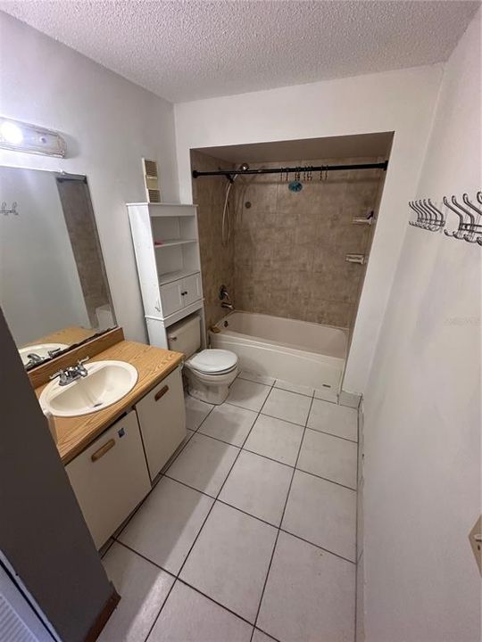 For Sale: $195,000 (2 beds, 2 baths, 1321 Square Feet)