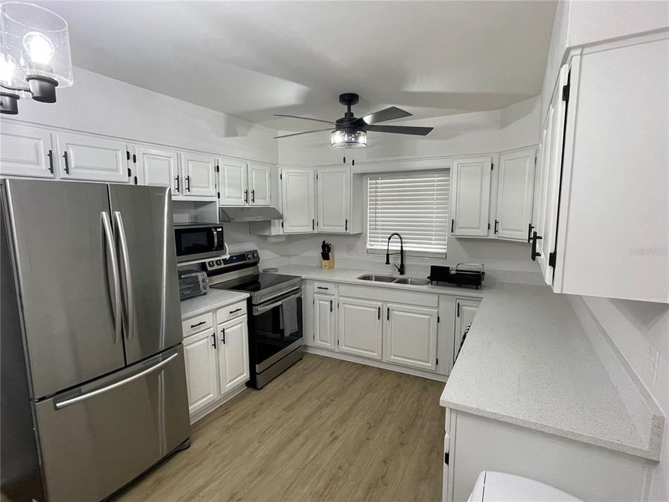 For Sale: $799,900 (3 beds, 2 baths, 1344 Square Feet)