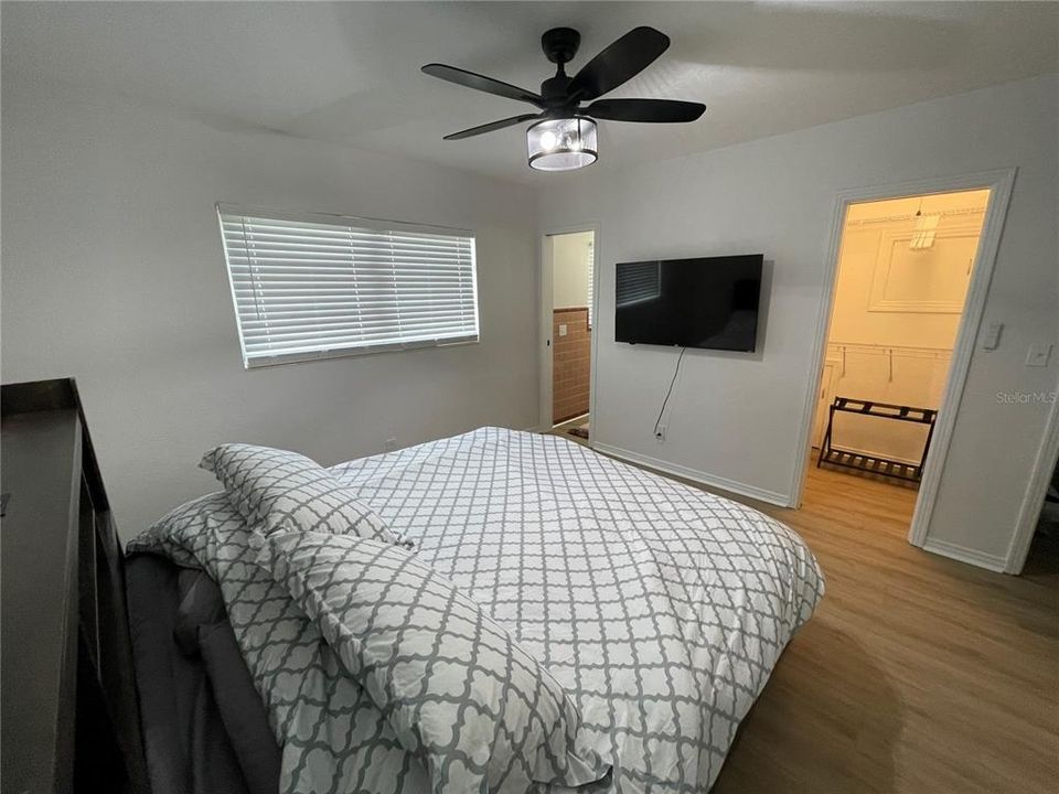 For Sale: $799,900 (3 beds, 2 baths, 1344 Square Feet)