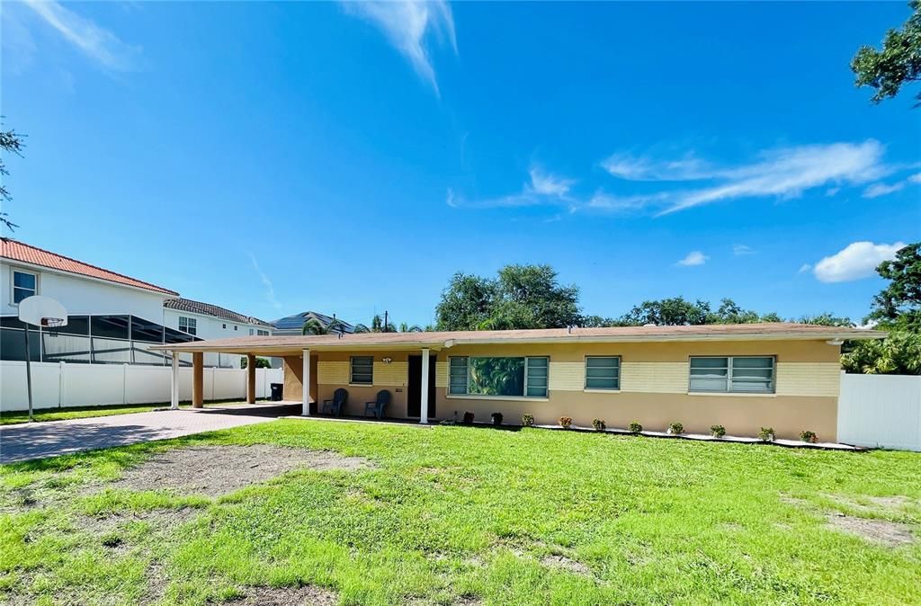 For Sale: $799,900 (3 beds, 2 baths, 1344 Square Feet)