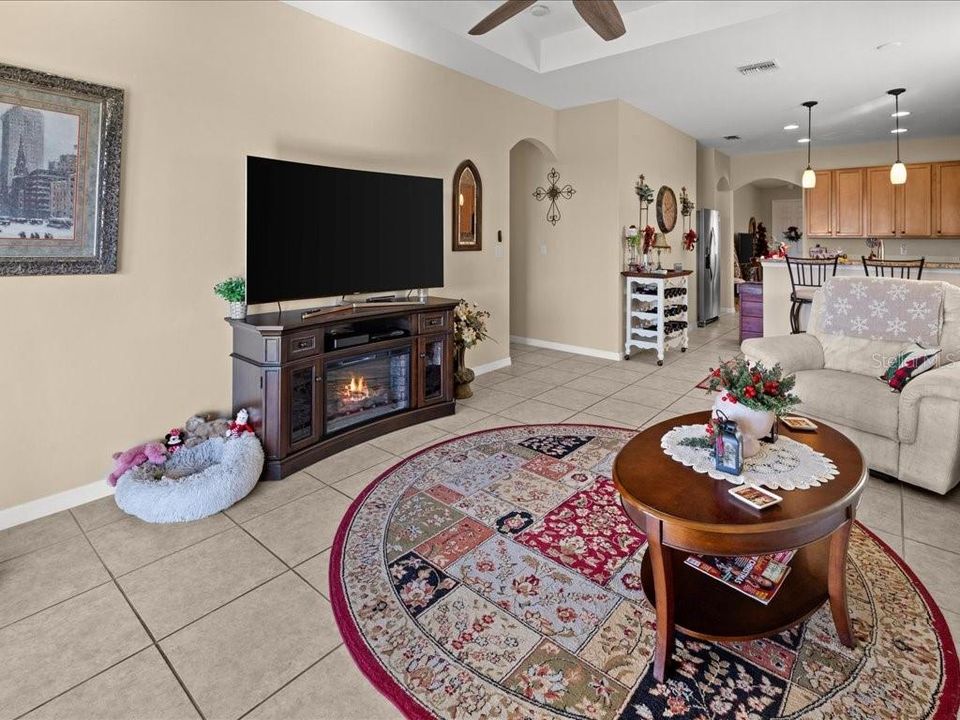 待售: $274,900 (3 贝兹, 2 浴室, 1670 平方英尺)