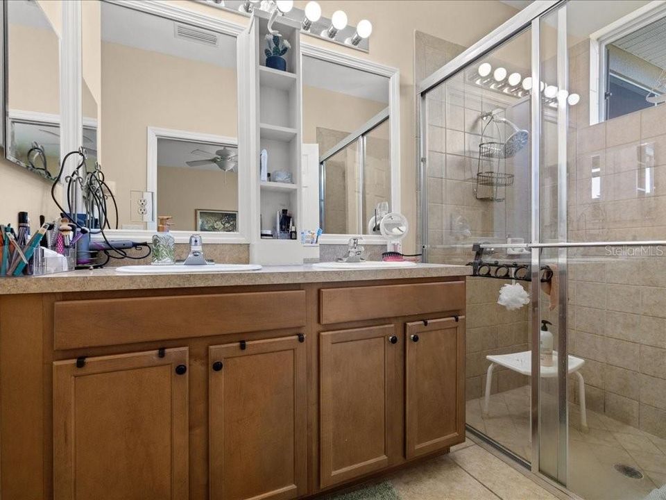 待售: $274,900 (3 贝兹, 2 浴室, 1670 平方英尺)