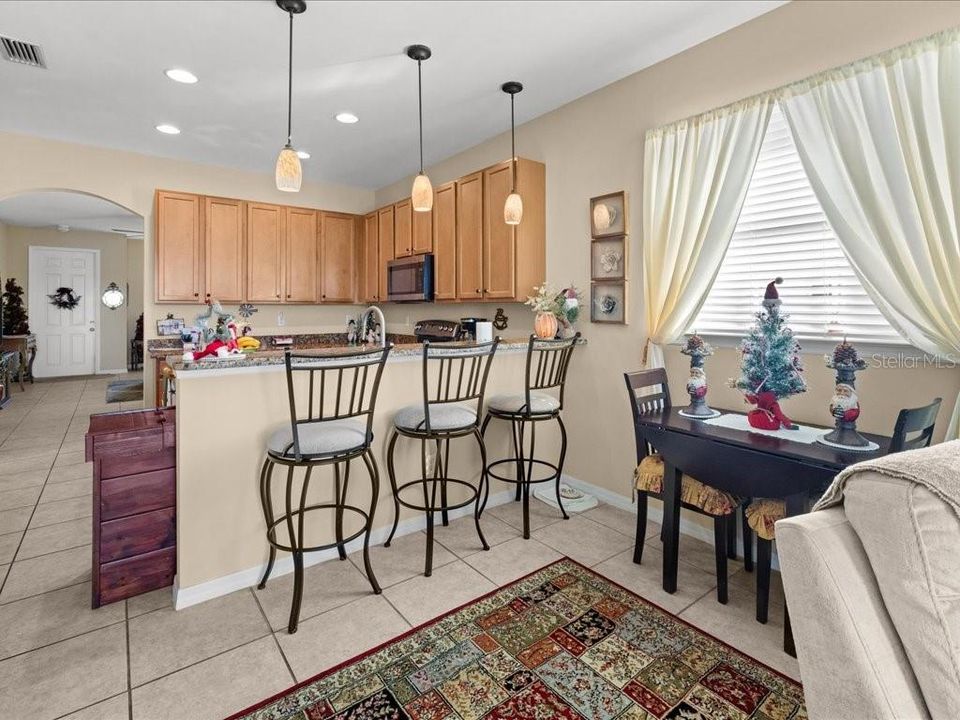 待售: $274,900 (3 贝兹, 2 浴室, 1670 平方英尺)