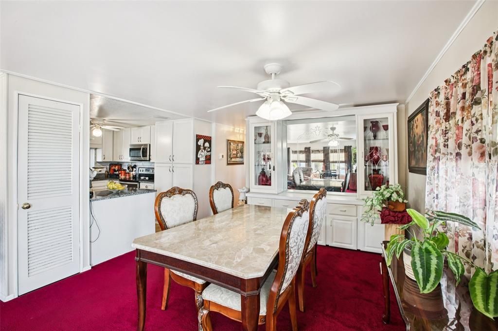 For Sale: $225,000 (2 beds, 2 baths, 1056 Square Feet)