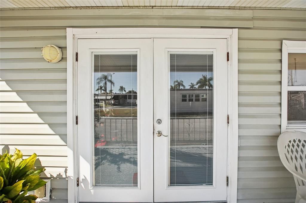 For Sale: $225,000 (2 beds, 2 baths, 1056 Square Feet)