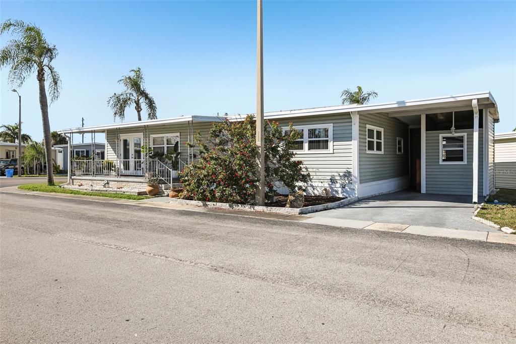 For Sale: $225,000 (2 beds, 2 baths, 1056 Square Feet)