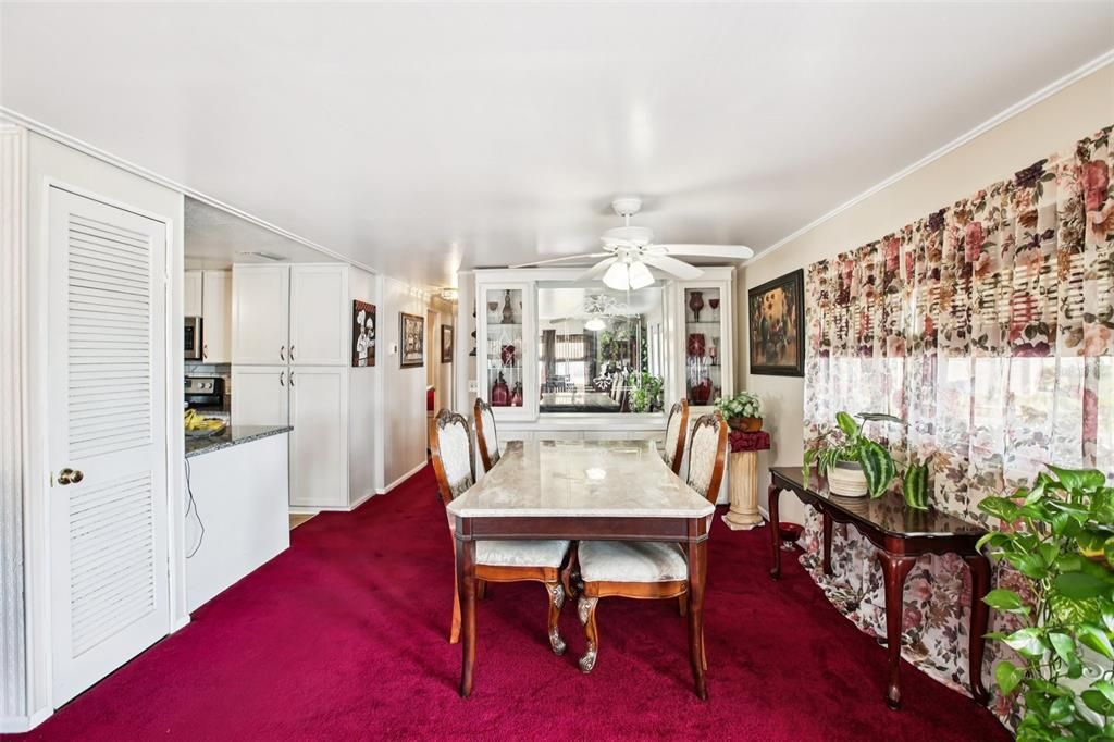 For Sale: $225,000 (2 beds, 2 baths, 1056 Square Feet)