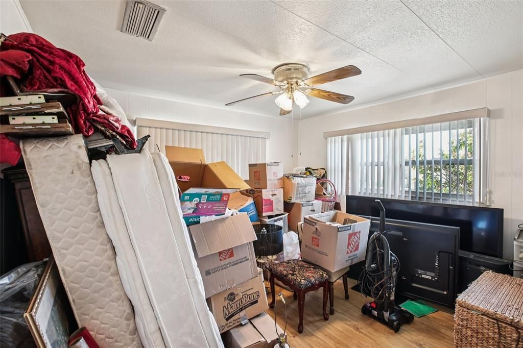 For Sale: $225,000 (2 beds, 2 baths, 1056 Square Feet)