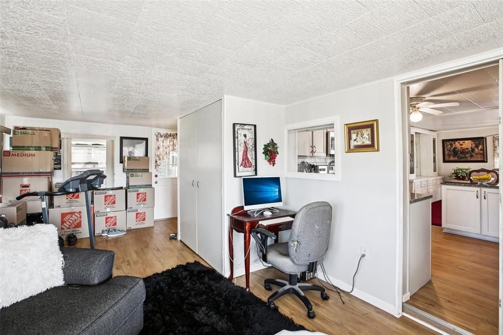 For Sale: $225,000 (2 beds, 2 baths, 1056 Square Feet)