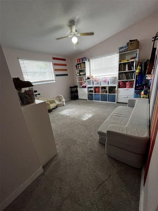 For Rent: $2,700 (3 beds, 2 baths, 1295 Square Feet)